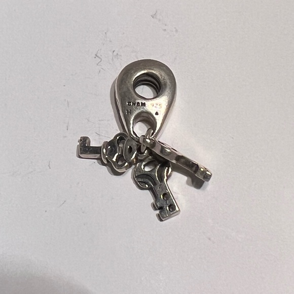 Chamilia 3 keys charm - Picture 8 of 8